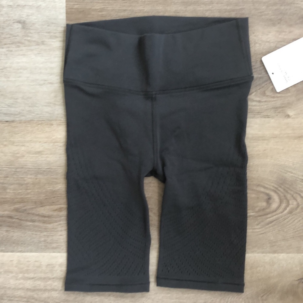 NWT Lululemon Reveal High Rise Short Digi Rain - Picture 3 of 13